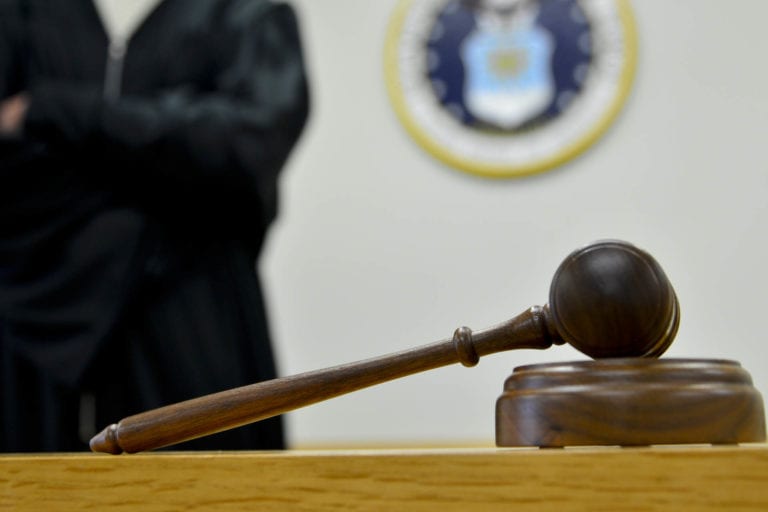 법원은 wink레보스 사건에서 슈렘의 손을 들어줬습니다