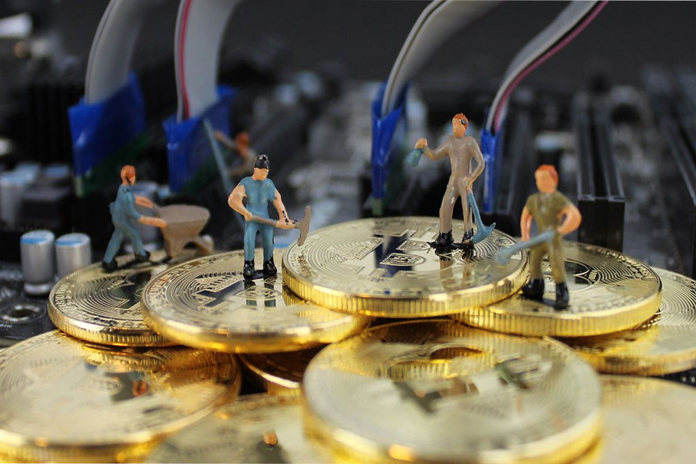 Bitcoin mining generates 8x more profit than the competition