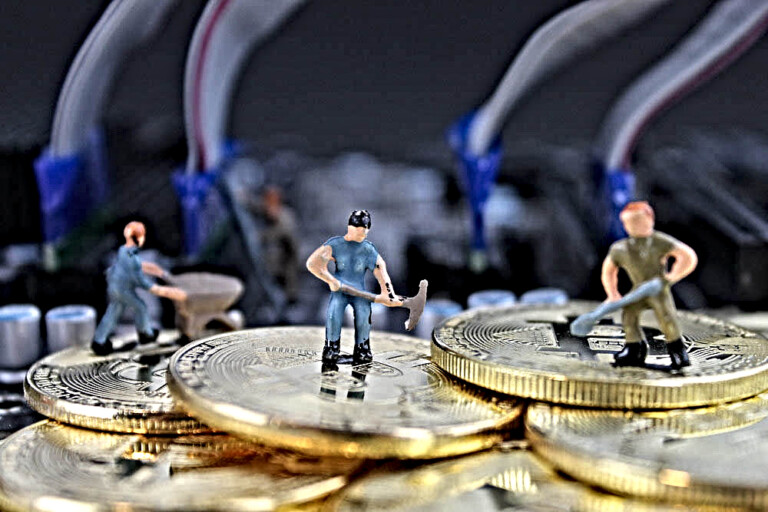 bitcoin price and mining connection