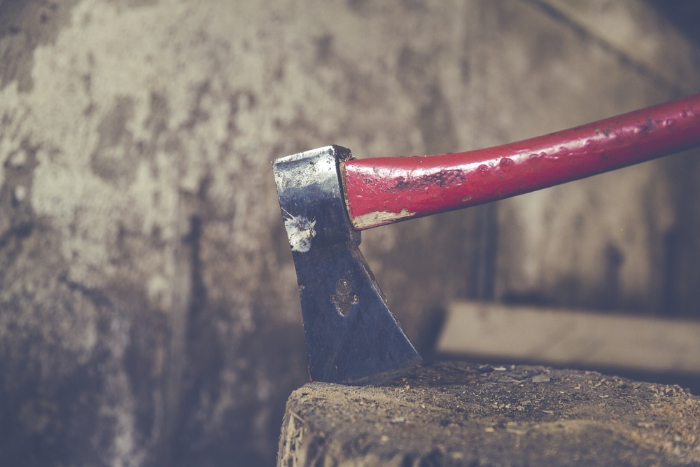 axe 1748305 1280