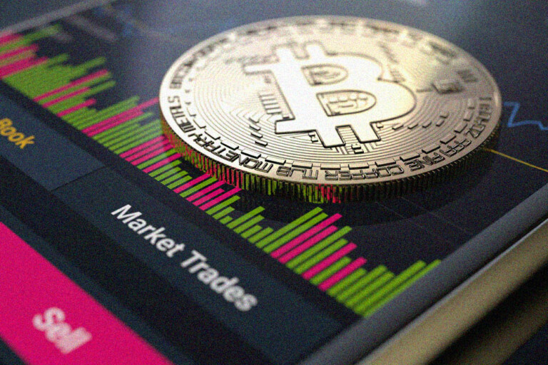Снижение ежемесячного объема BTC на Binance OKEX, ведущей бирже