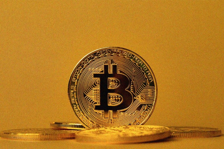 В опросе среди всех возрастных групп интерес Bitcoin выше, чем к золоту