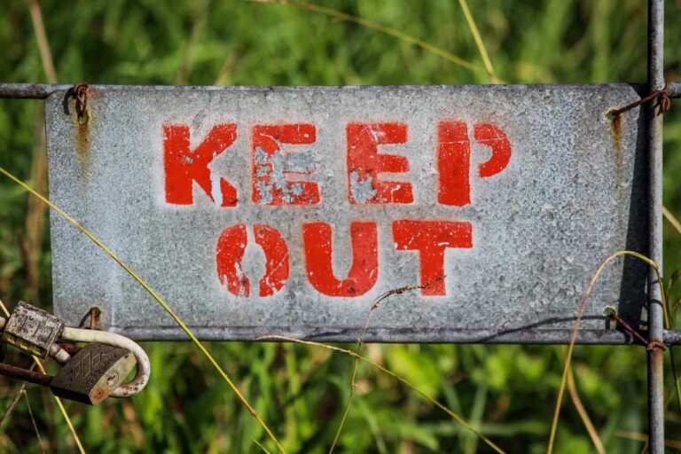 Apple and Google DApps ban shows they fear blockchain