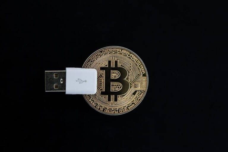 Adoção de carteiras de criptomoedas triplica em três anos