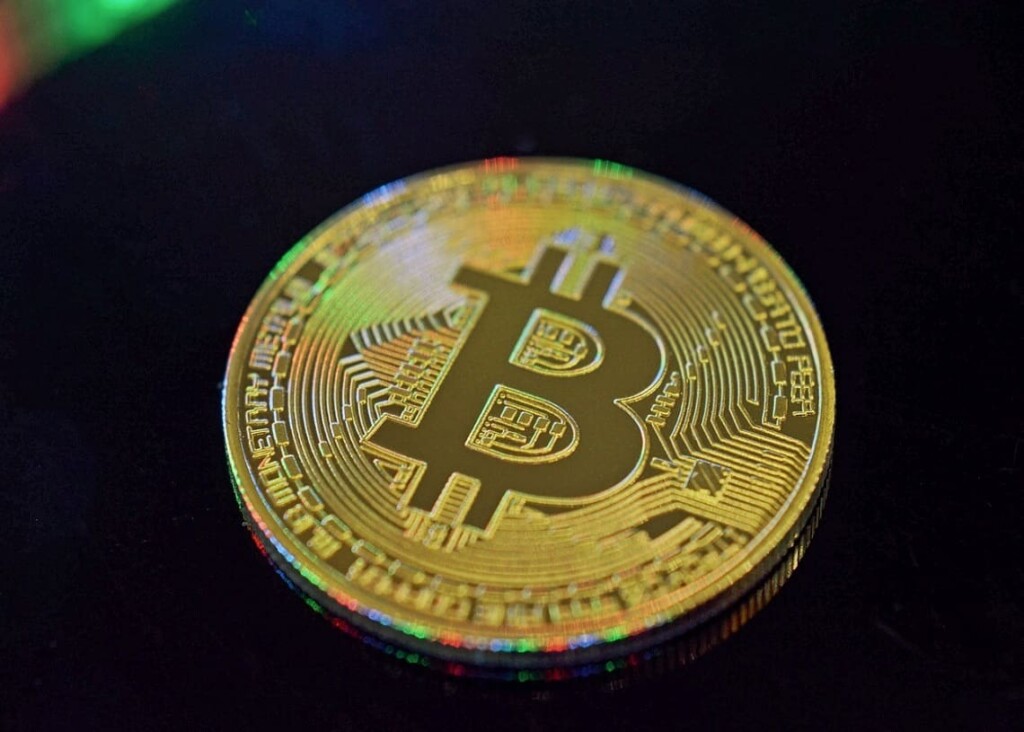 Can banning short crypto positions eliminate flash crashes