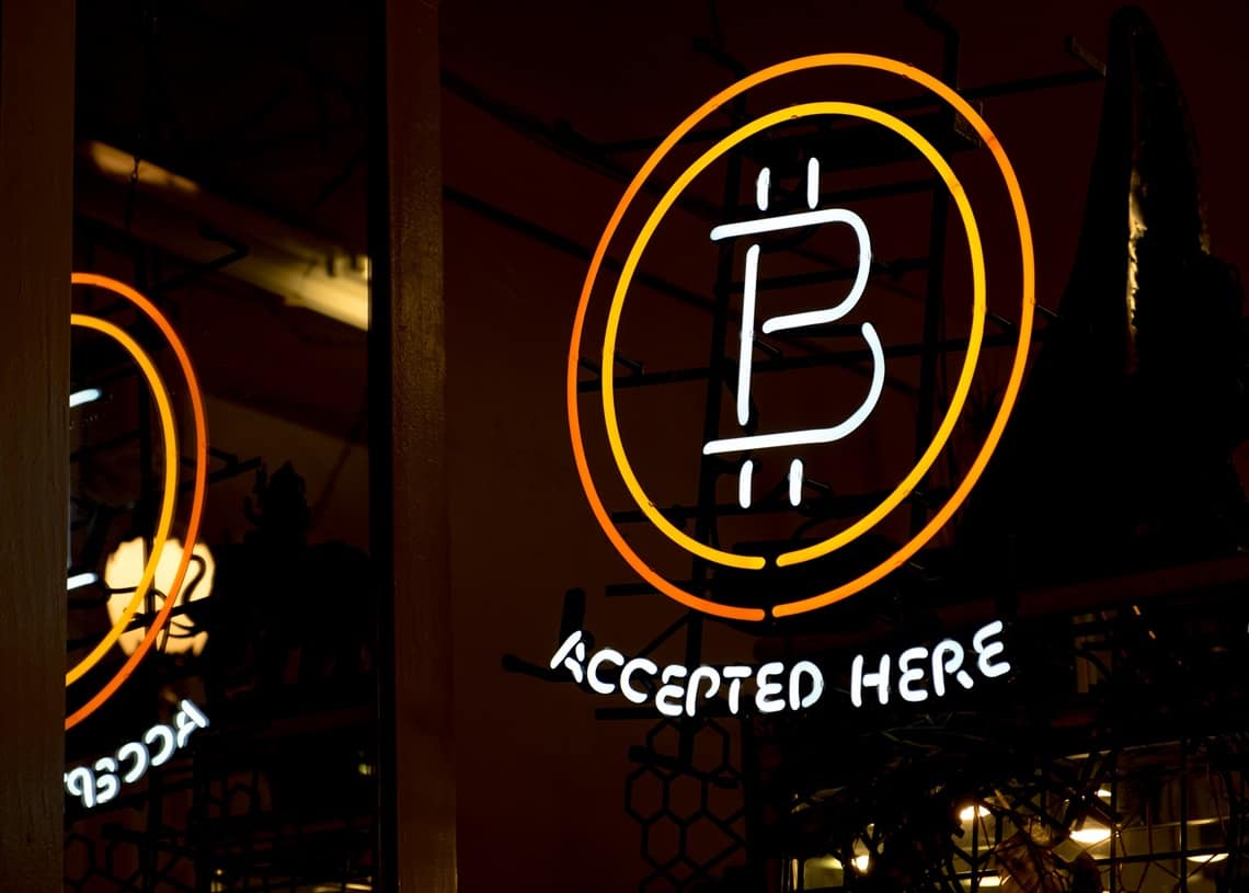 접이식 비자 카드가 Bitcoin 대중화를 촉발할 수 있다 (NFL 스타 오쿵)