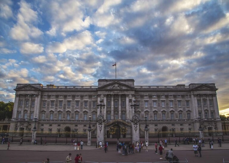 British Royal family Bitcoin scam fools investors under Megxit premise