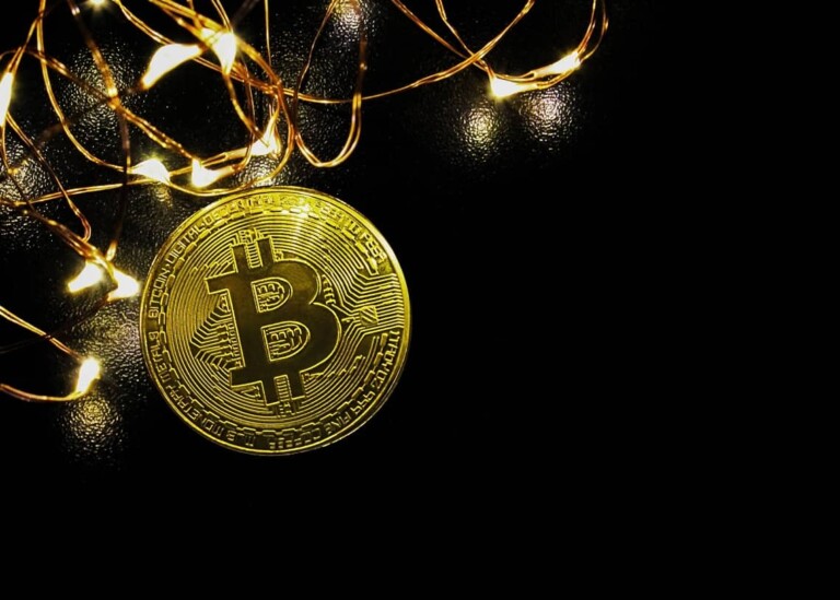 ارتفاع عوائد Bitcoin يجعلها أفضل الأصول أداءً في