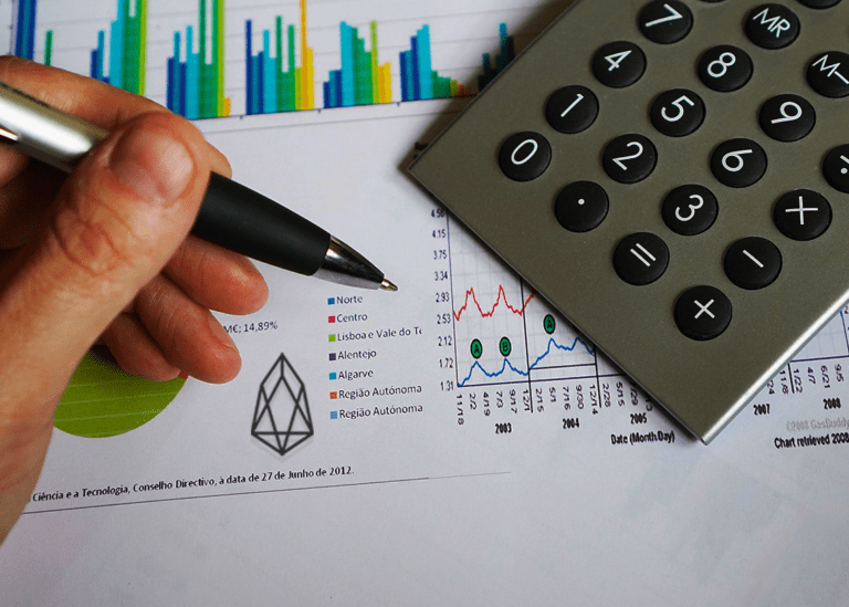 انخفض سعر عملة EOS ، فماذا سيحدث بعد ذلك؟