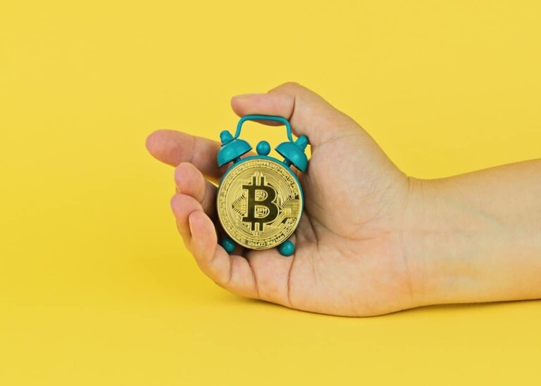 Il prezzo Bitcoin scende leggermente. Ritiro più profondo o perfetta opportunità di acquisto