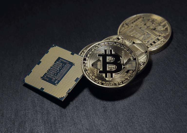 ارتفع سعر Bitcoin فوق قناة التداول واستمر في الثبات