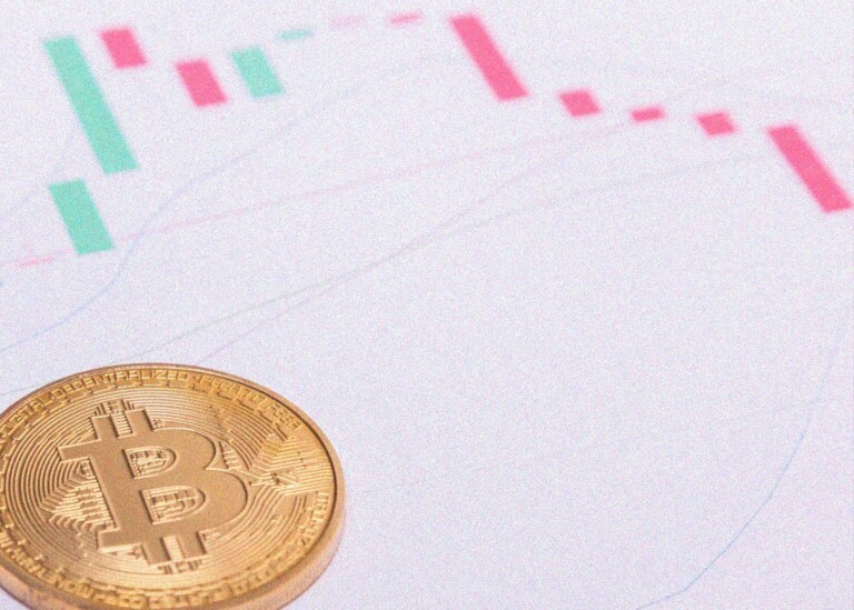 Bitcoin price consolidating after flash crash
