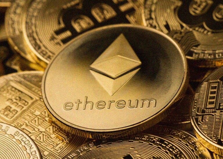 يستمر سعر الإيثريوم في تتبع حركة البيتكوين إلى