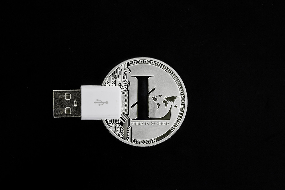 Litecoin 価格は上昇後下落