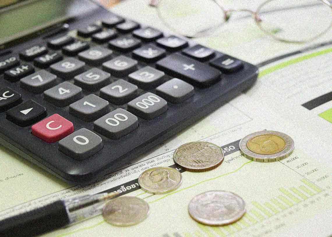 EOS price falls below what to expect