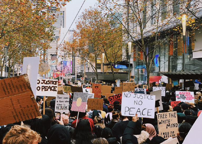 Die nigerianische Protestgruppe Feminist Coalition bittet um Bitcoin Spenden.