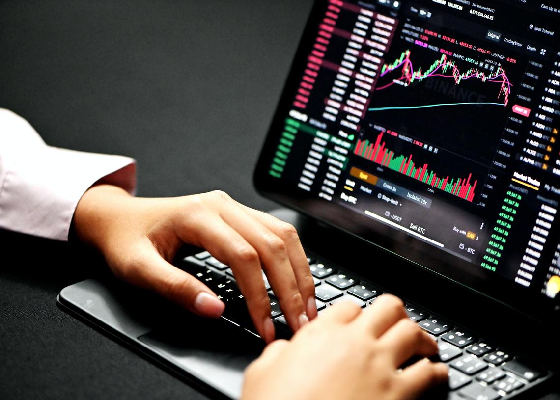 Stellar price analysis
