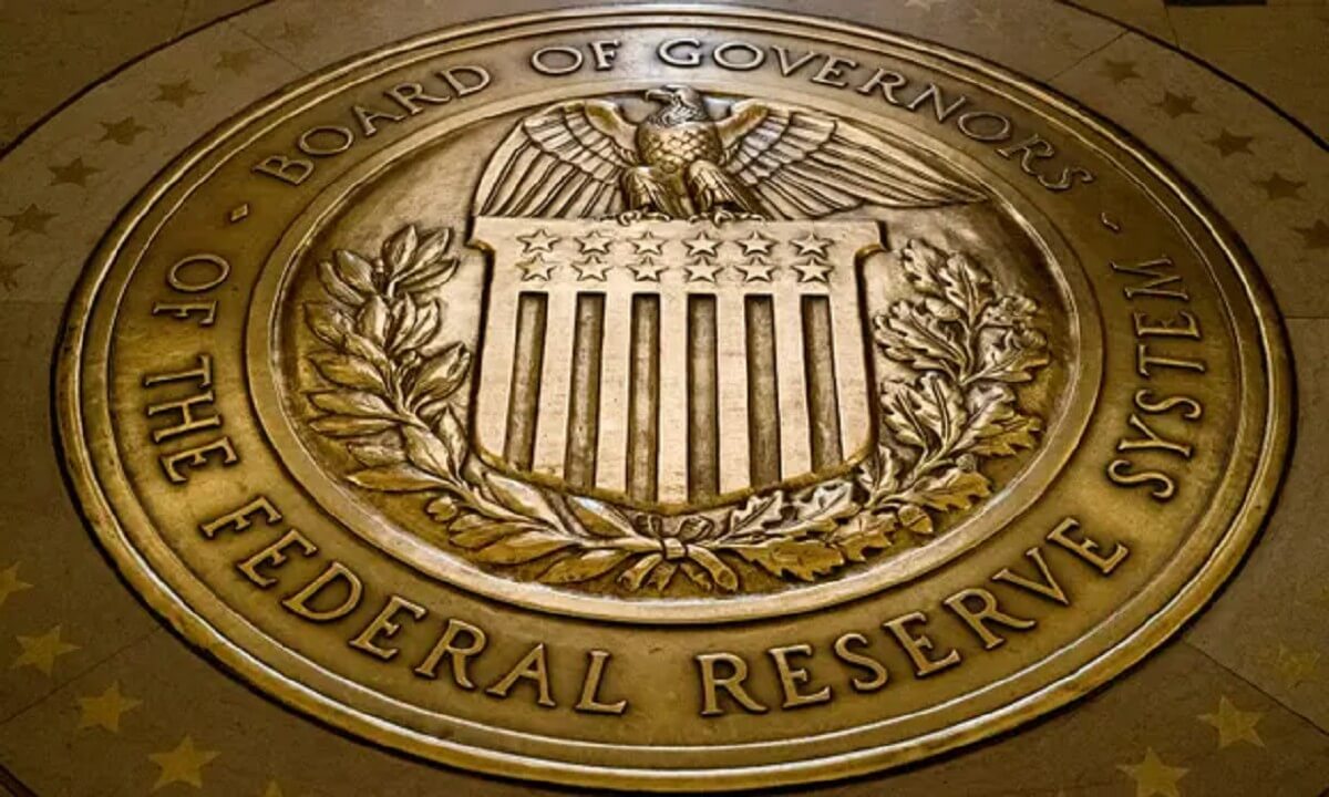 Die US-Notenbank Federal Reserve leitet Durchsetzungsmaßnahmen gegen die mit FTX verbundene Farmington State Bank wegen Stablecoin-Geschäften ein