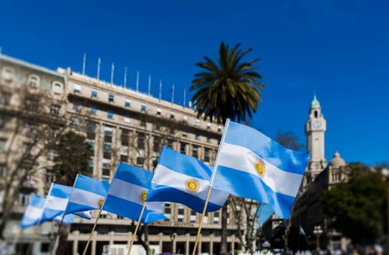 Il candidatodentargentino sostiene la dollarizzazione per rilanciare l'economia paralizzata
