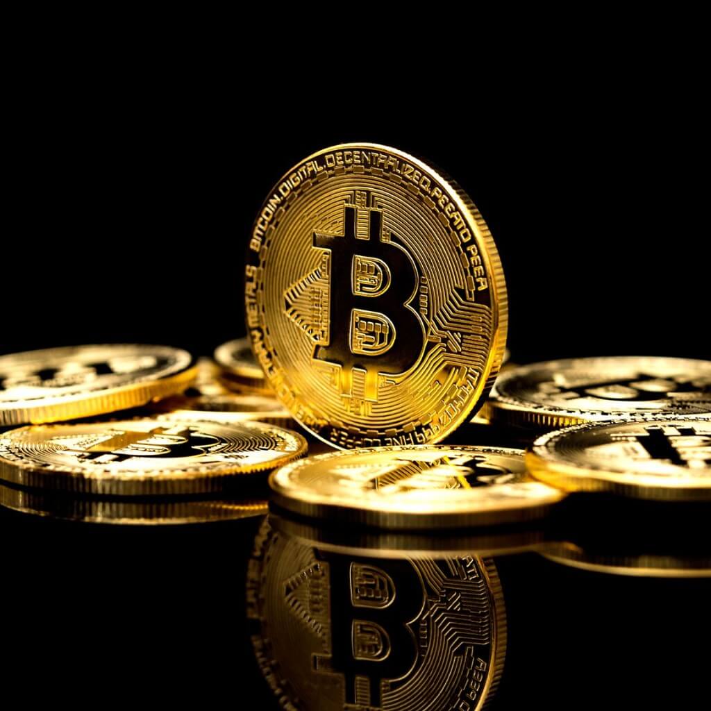 Bitcoin breaks key level, bearish signal Analysts' insights
