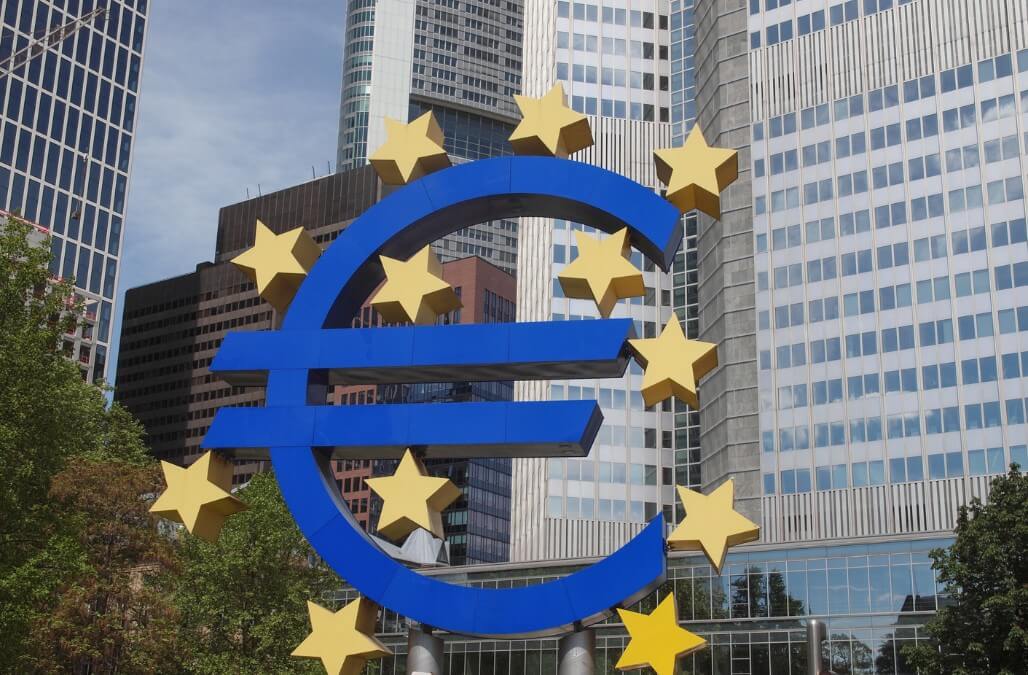 La BCE relève ses taux d’intérêt à un niveau record dans le but de freiner l’inflation (1)