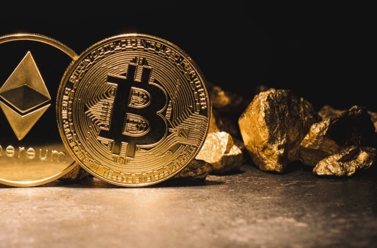 Bitcoin und Ethereum übertreffen Gold in diesem Jahr bei Weitem