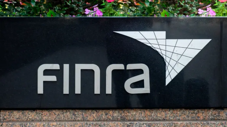 FINRA назначила Бехнама и Галлахера в совет директоров на фоне стремления к расширению надзора за криптовалютами