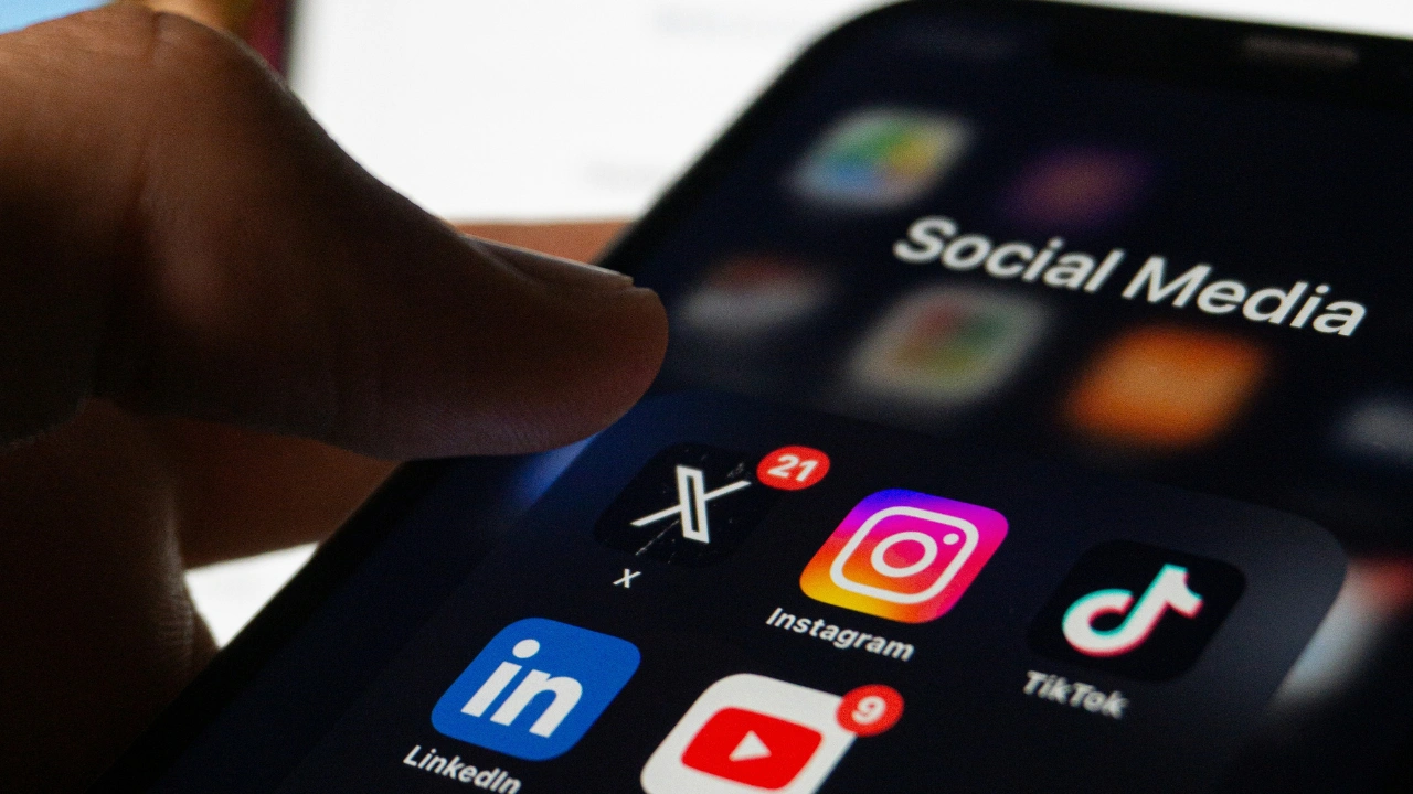 ZachXBT exposes X accounts targeting crypto investors with fake war, geopolitics news