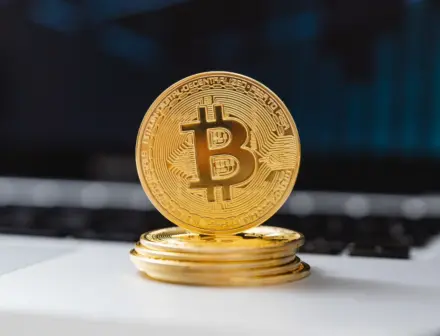 Bitcoin migrates from retail to long‑term holders as ETFs, strategies absorb flow