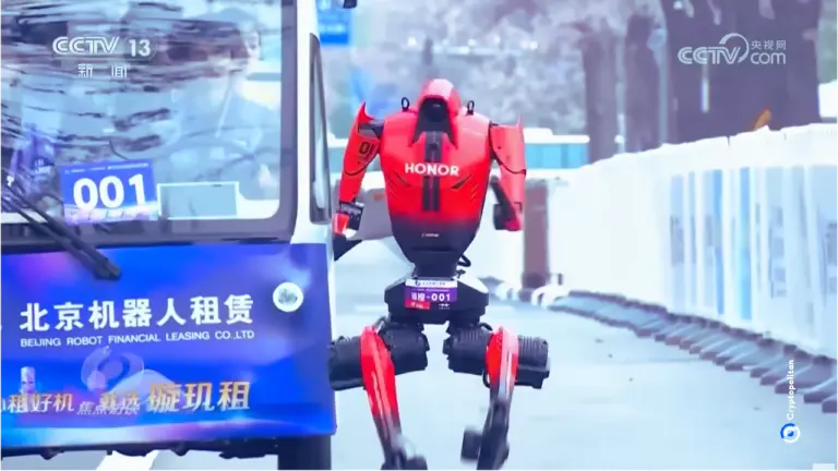 Robot by Honor breaks world record in Beijing race