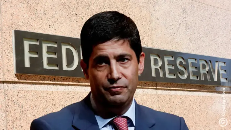 El presidente de la Reserva Federal, Kevin Warsh, ha vendido acciones por valor de 100 millones de dólares, siguiendo instrucciones del Congreso