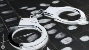 Founder of Chilean Plusspay exchange wanted for laundering Tren de Aragua funds.