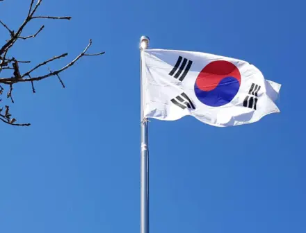 South Korea’s top bank unveils 24/7 blockchain payment network.