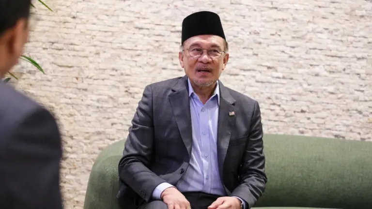 La Malesia presenta un sosia basato sull'intelligenza artificiale per il Primo Ministro Anwar Ibrahim