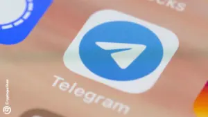 TelegramのDurov氏は、App Storeからの削除は恐喝者に対するAppleの過剰反応だと一蹴した。