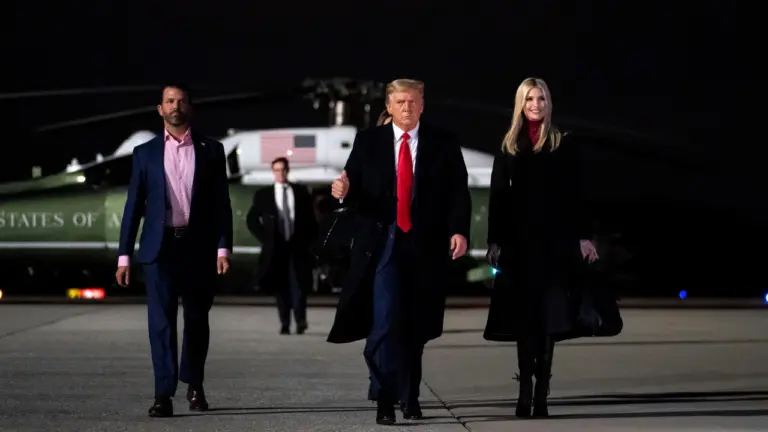 Trump se joint à la bataille des élections de mi-mandat qui pourrait décider des règles en matière de cryptomonnaies et d'IA