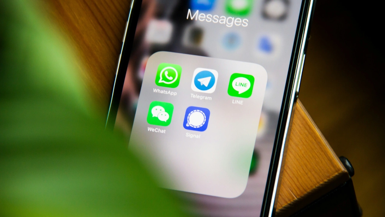 Very welcome: Vitalik Buterin responds to Signal's no phone number registration