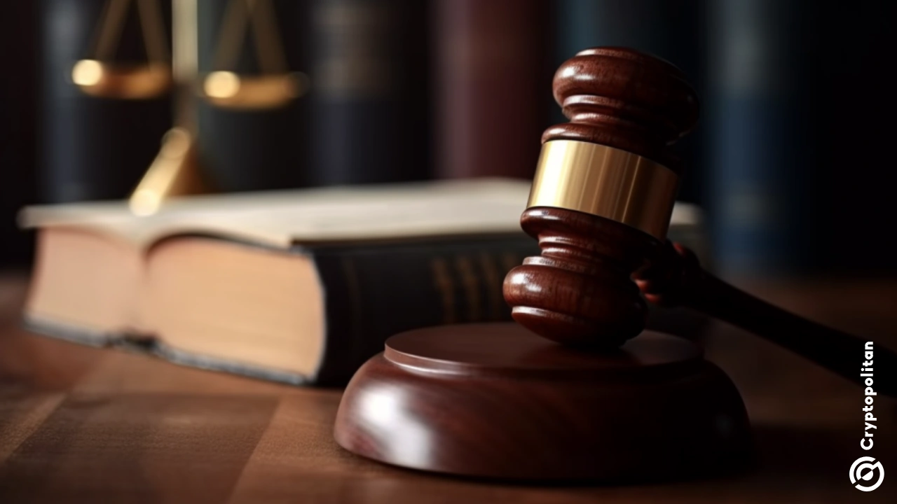 コネチカット州の裁判官は、AIの指示を白い裁判書類の本文に隠していた男性に制裁を科した。.